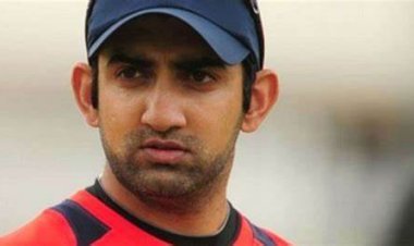 Gautam Gambhir : जब पानी की बोतल लेकर दौड़ना हो... लखनऊ के मेंटर गंभीर ने चिकोटी काटी 'कप्तान' राहुल के कान