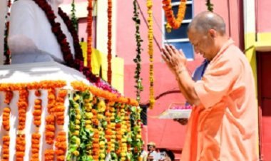 CM Yogi in Basti: सीएम योगी ने किया स्व डॉ. वाई.डी. सिंह की प्रतिमा का अनावरण, बोले रामराज्य की परिकल्पना अब साकार
