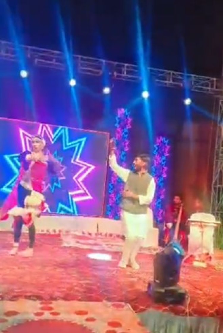 बीजेपी पार्षद का नचनिया के साथ डांस करने का वीडियो हुआ वायरल